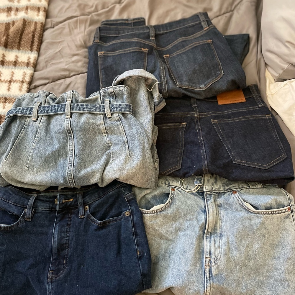 💙women’s jeans bundle 5 for $19💙 includes 3 skinny jeans and 2 mom jeans